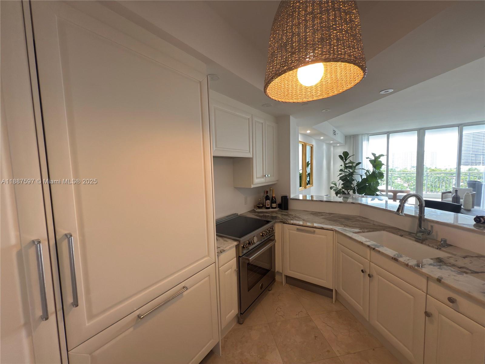 9751 E Bay Harbor Dr # 9C