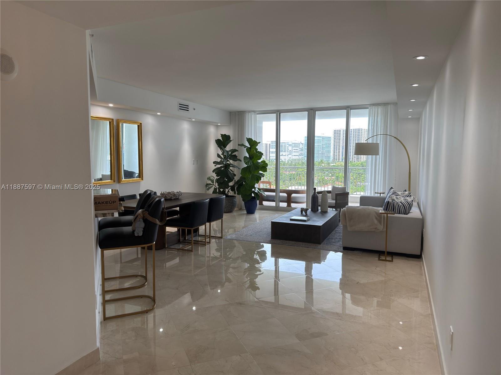 9751 E Bay Harbor Dr # 9C