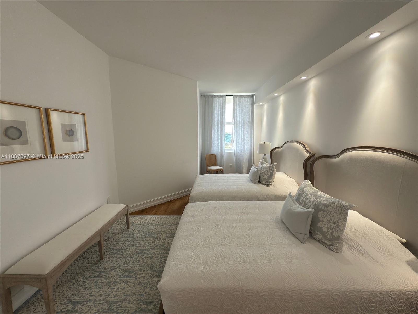 9751 E Bay Harbor Dr # 9C