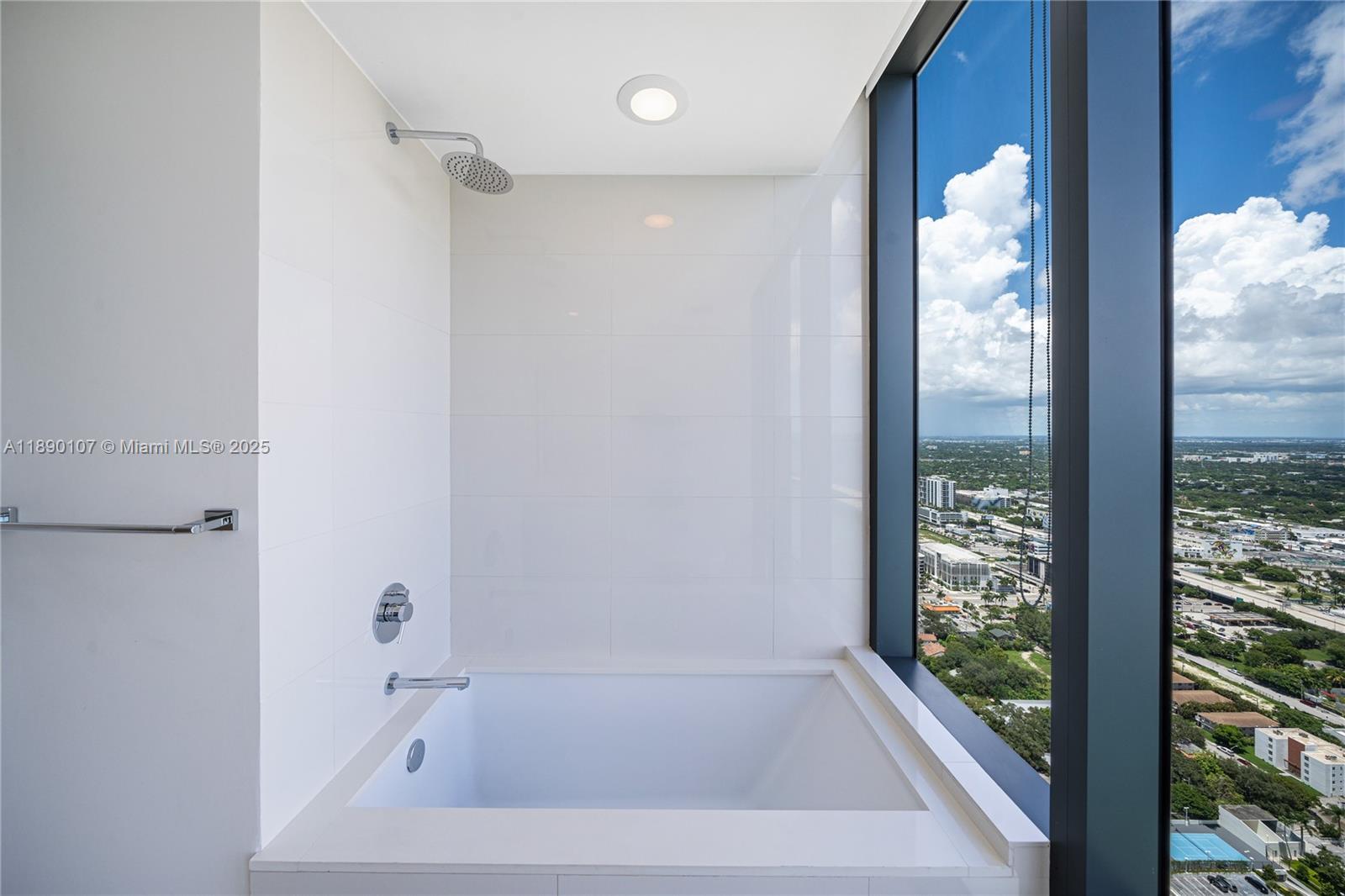 3131 NE 7th Ave # 4706