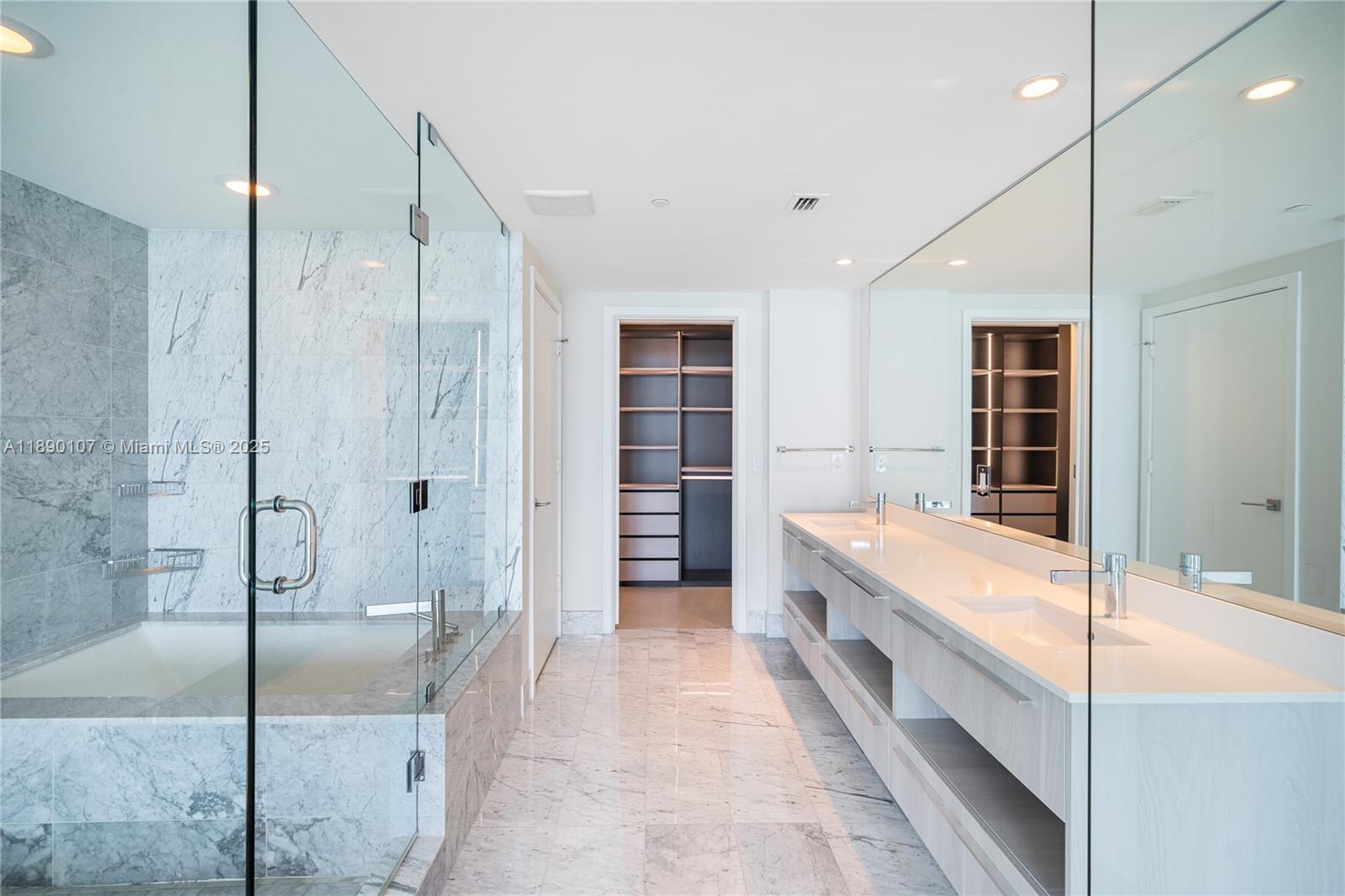 3131 NE 7th Ave # 4706