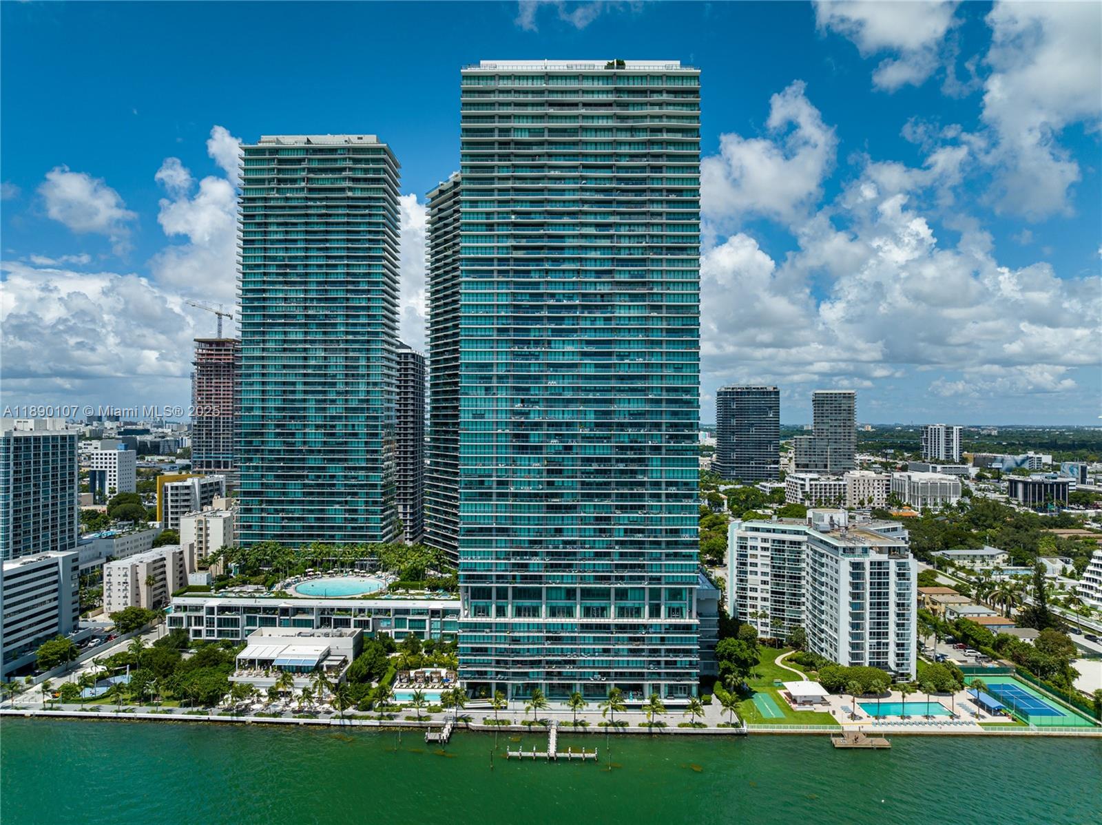 3131 NE 7th Ave # 4706