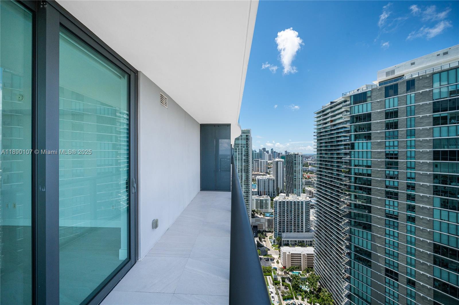 3131 NE 7th Ave # 4706