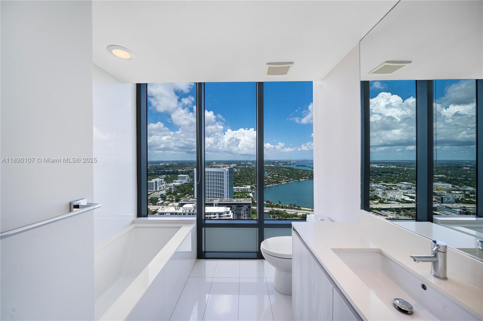 3131 NE 7th Ave # 4706