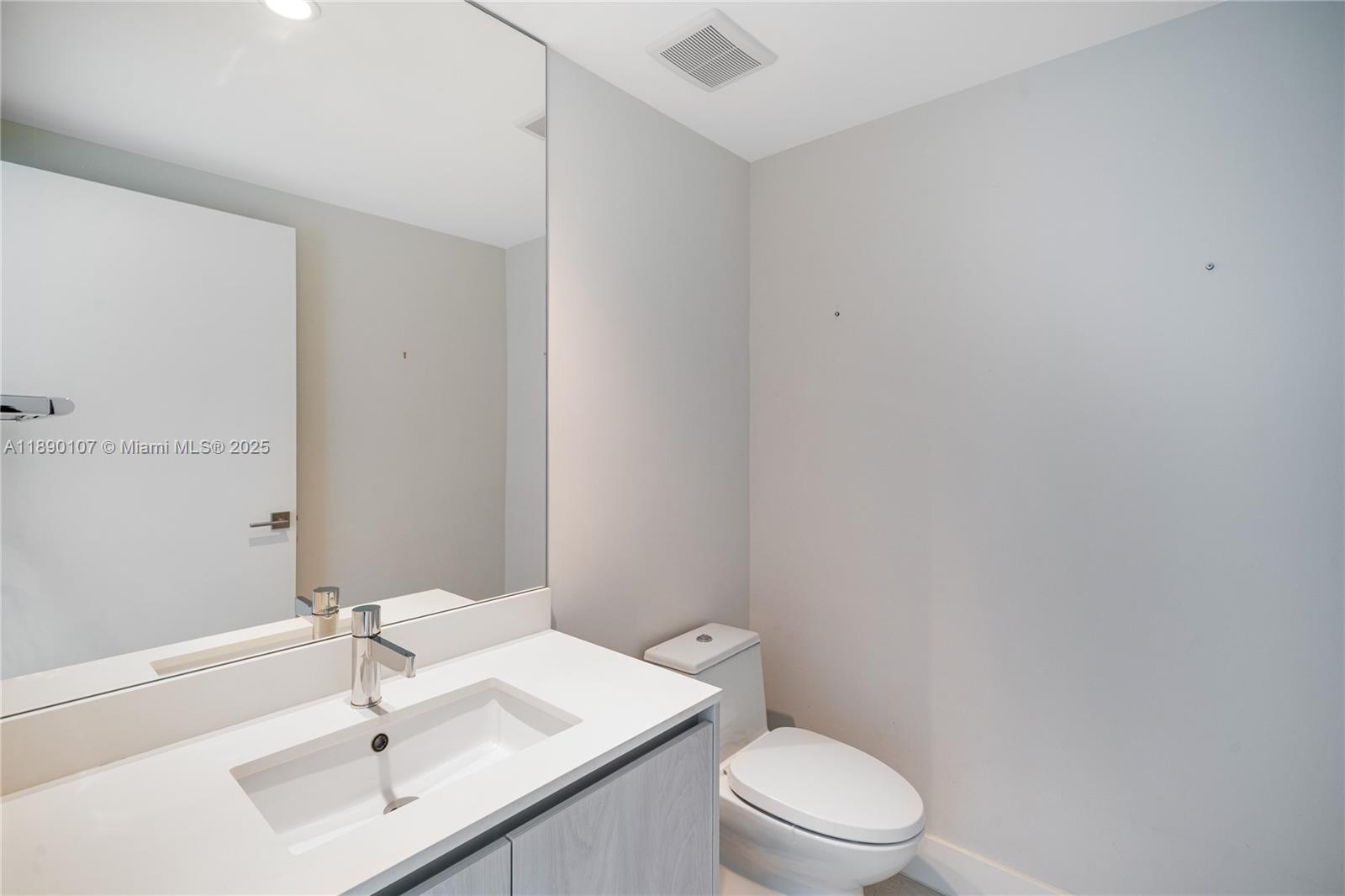 3131 NE 7th Ave # 4706