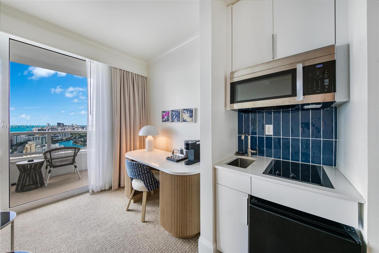 4401 Collins Ave # 3310