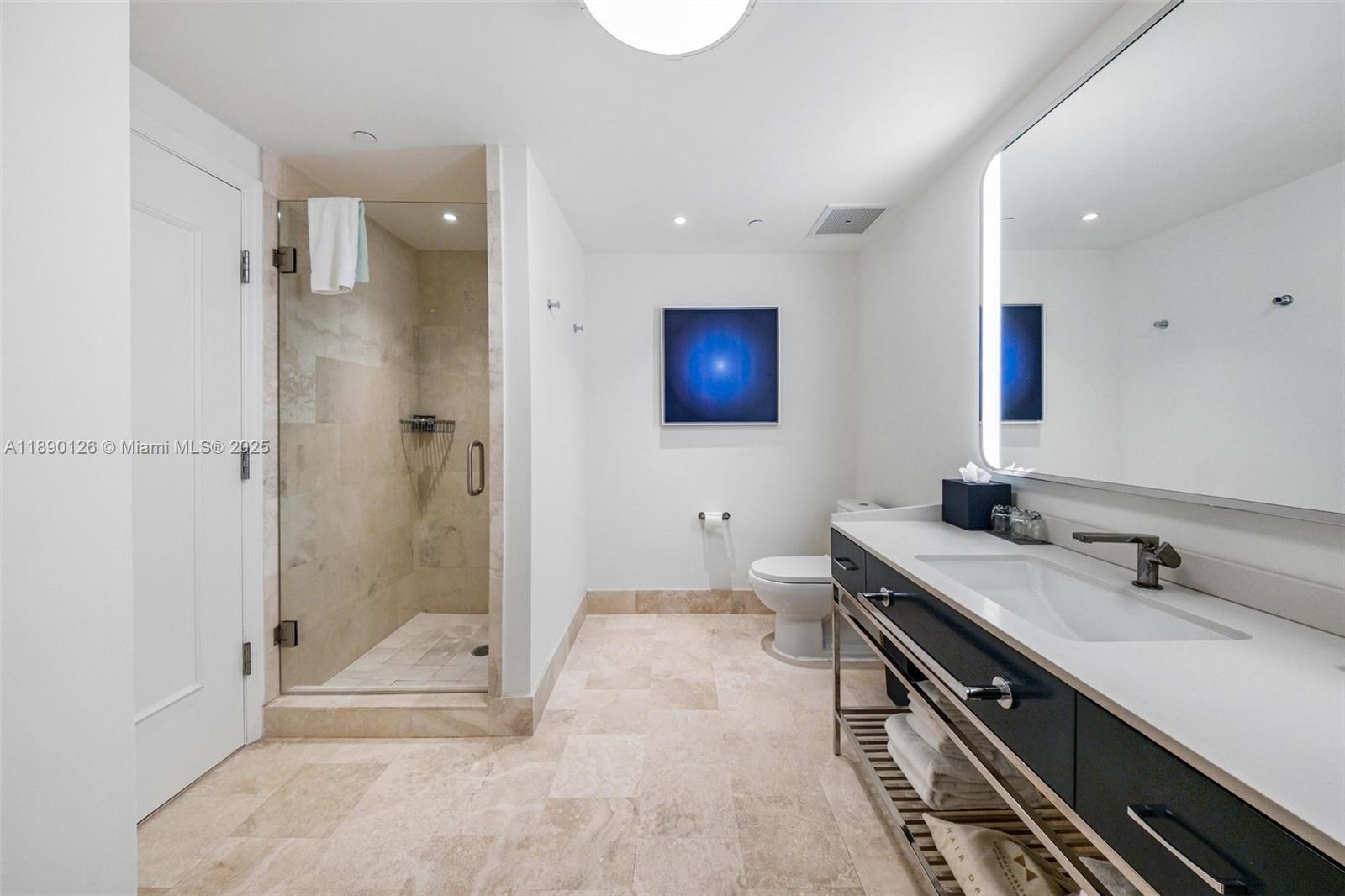 4401 Collins Ave # 3310