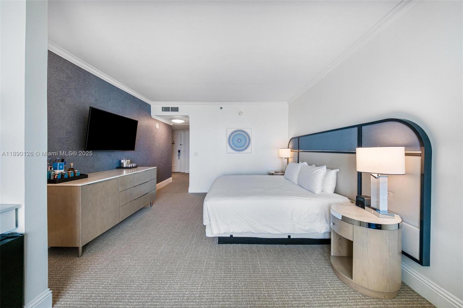 4401 Collins Ave # 3310