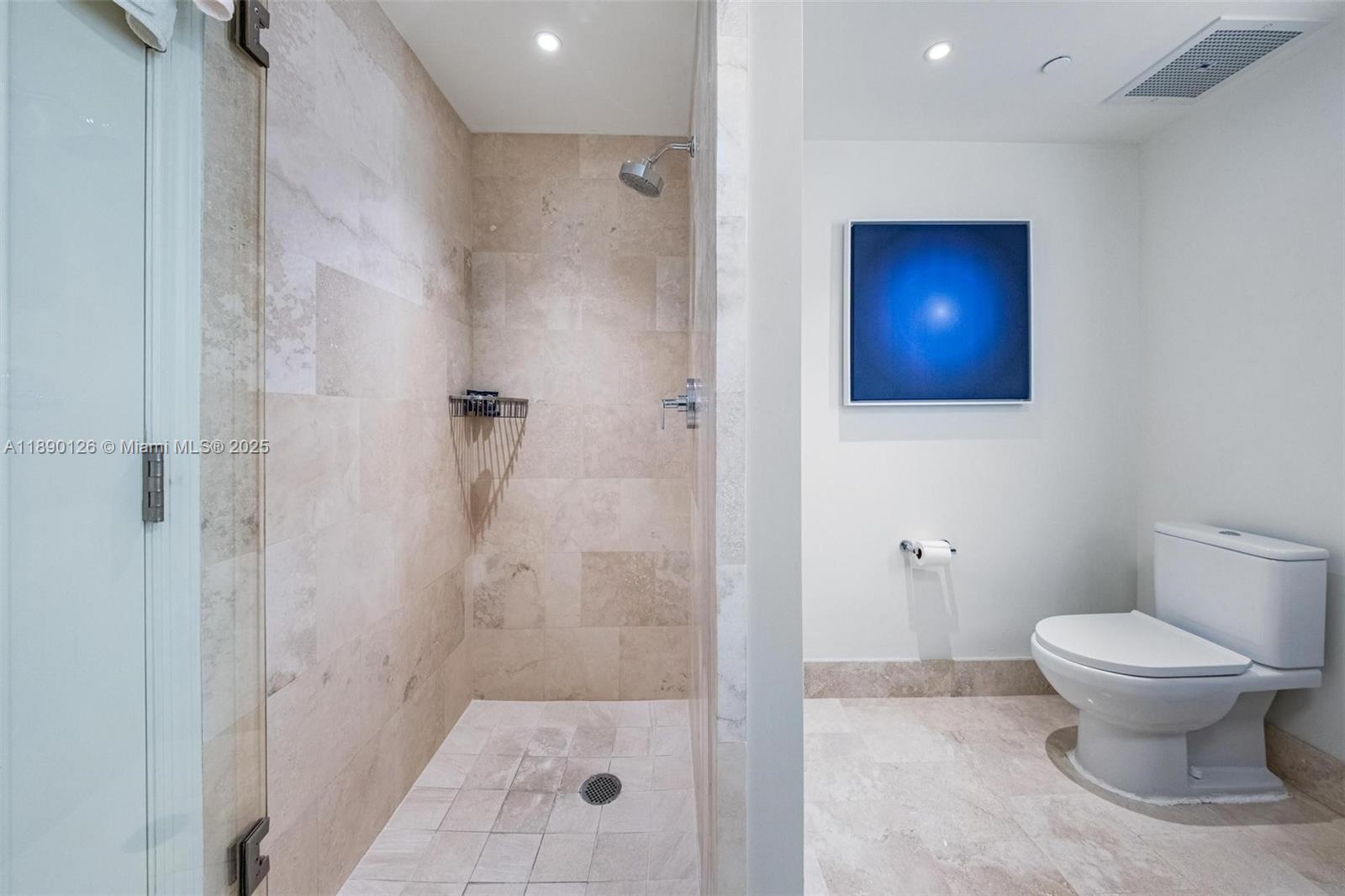 4401 Collins Ave # 3310