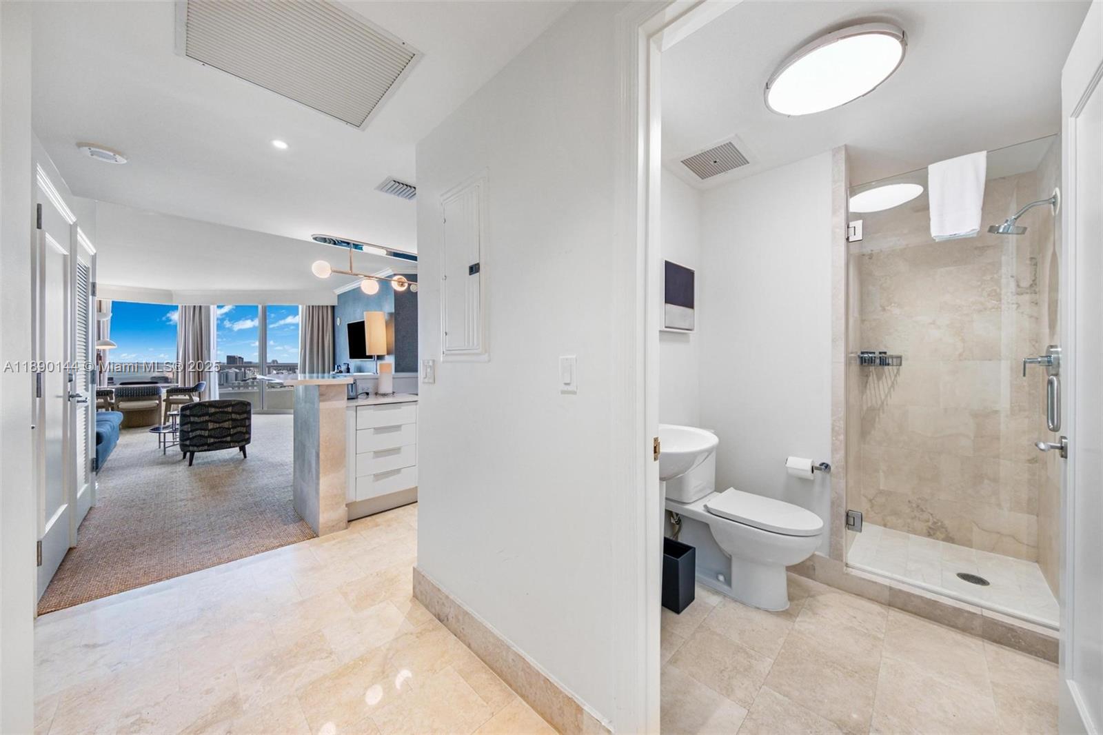 4401 Collins Ave # 3312