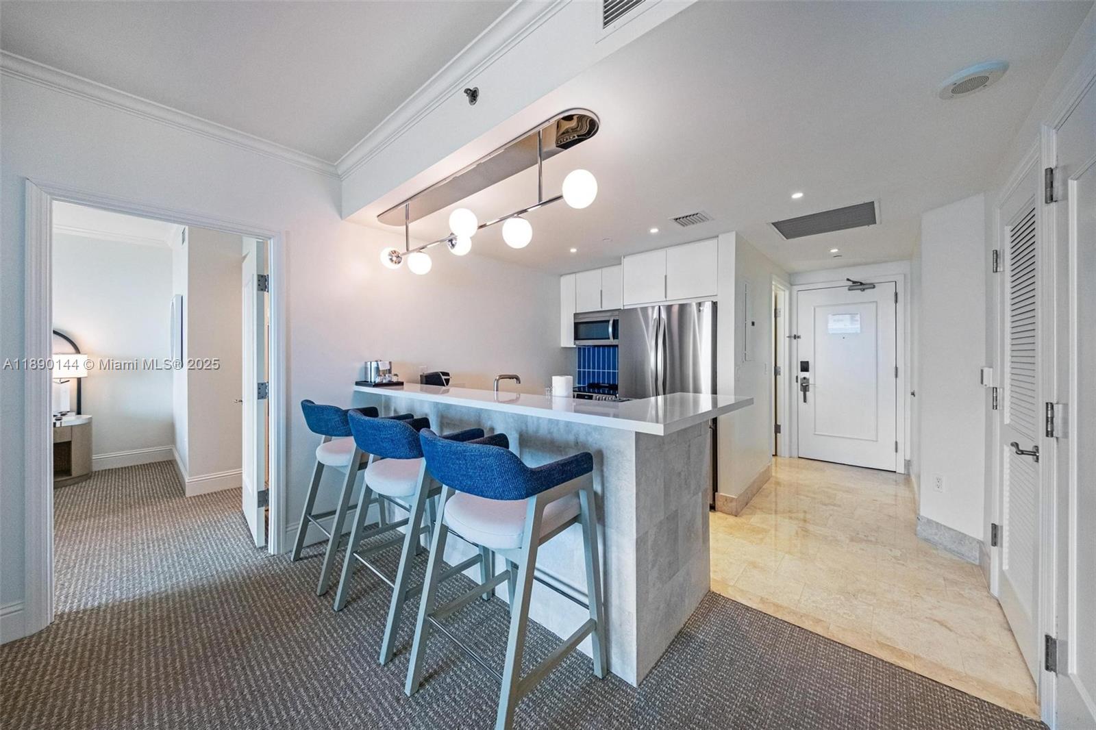 4401 Collins Ave # 3312