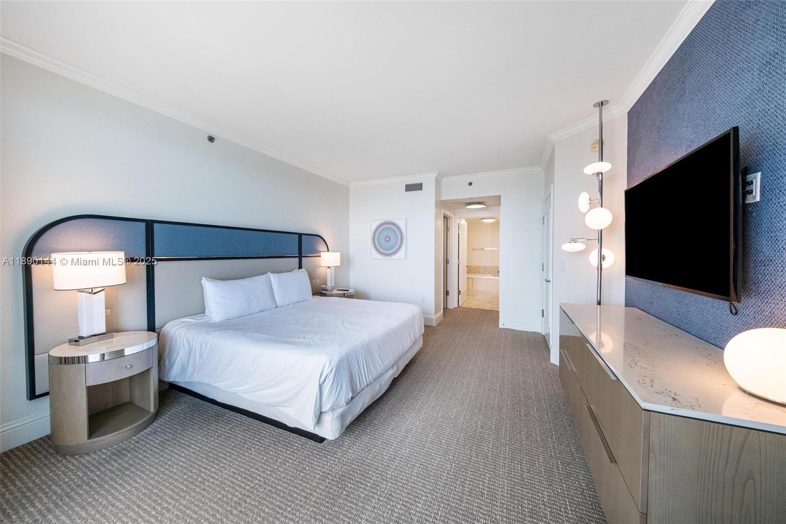 4401 Collins Ave # 3312