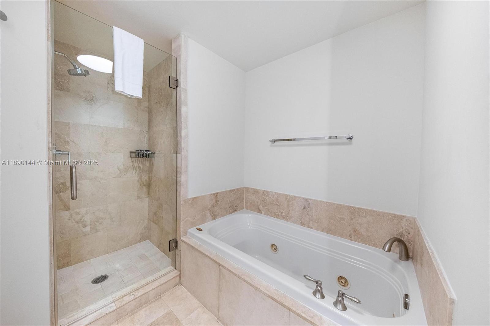 4401 Collins Ave # 3312