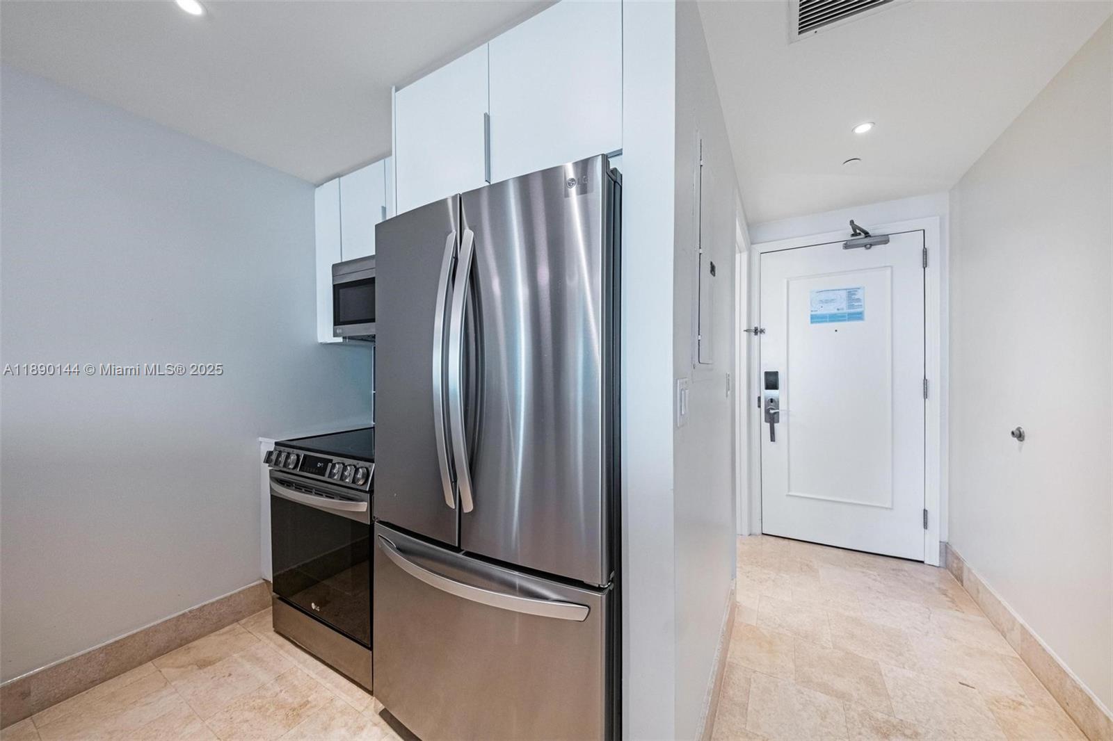 4401 Collins Ave # 3312