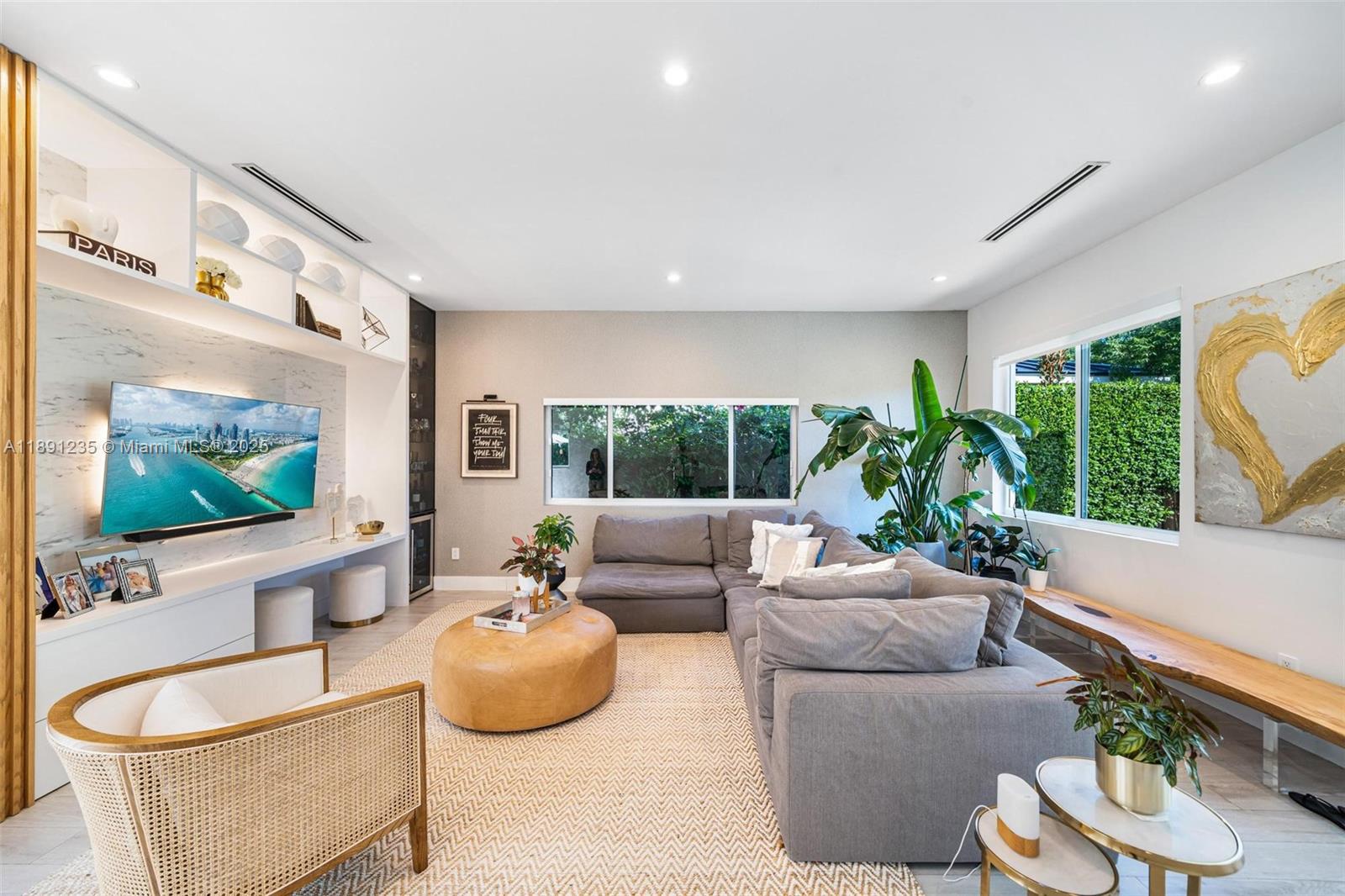 2437 SW 25th Ter