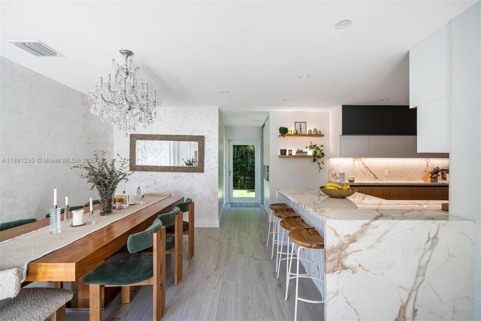 2437 SW 25th Ter