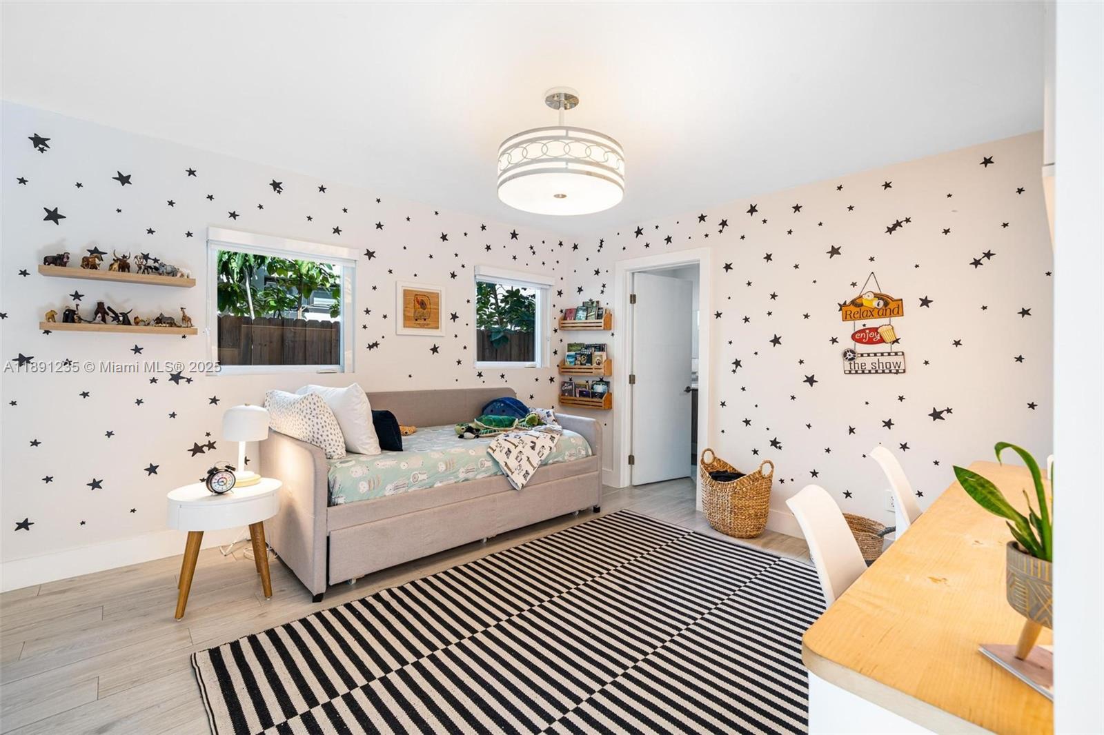 2437 SW 25th Ter