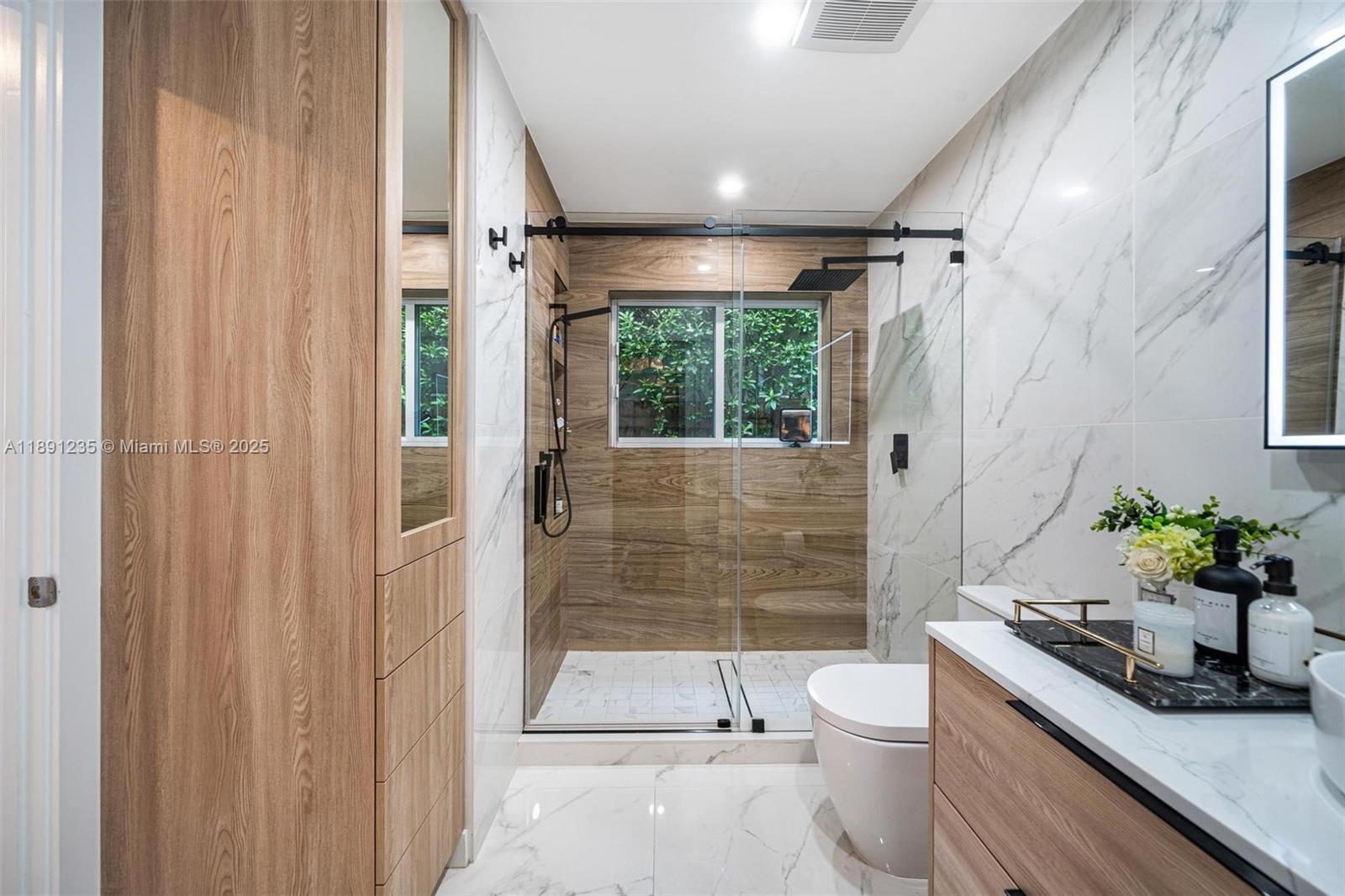 2437 SW 25th Ter