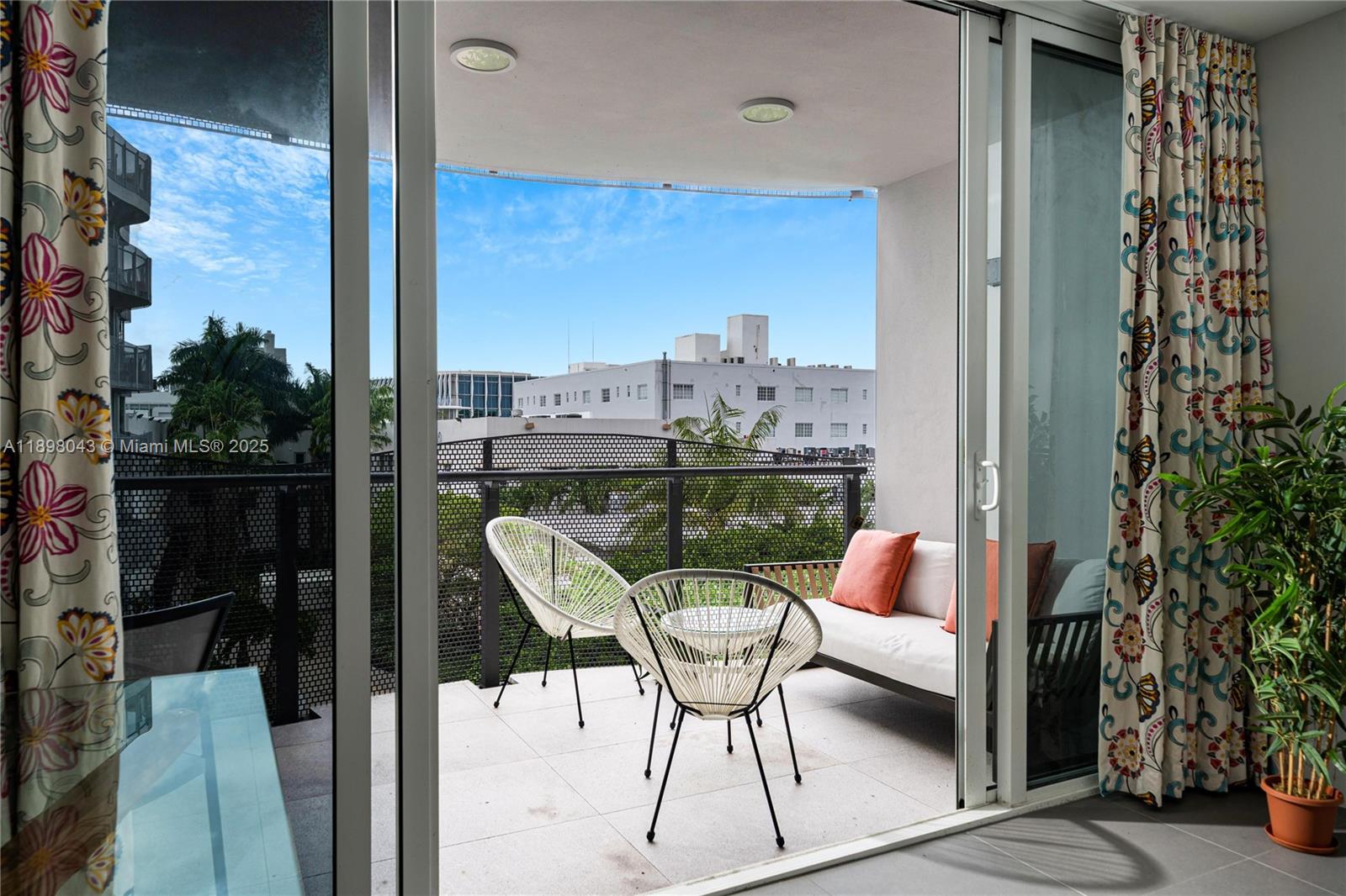 2155 Washington Ct # 407, Miami Beach Unit: 407