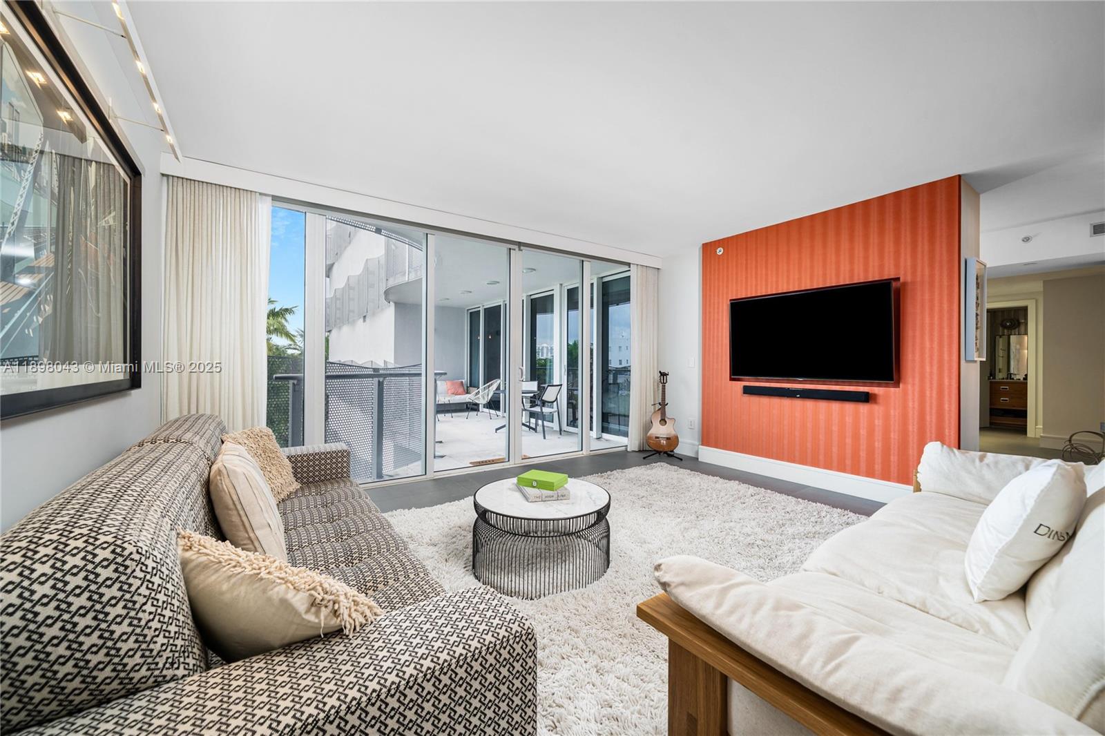 2155 Washington Ct # 407, Miami Beach Unit: 407