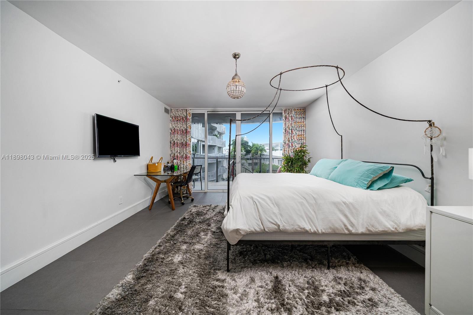 2155 Washington Ct # 407, Miami Beach Unit: 407