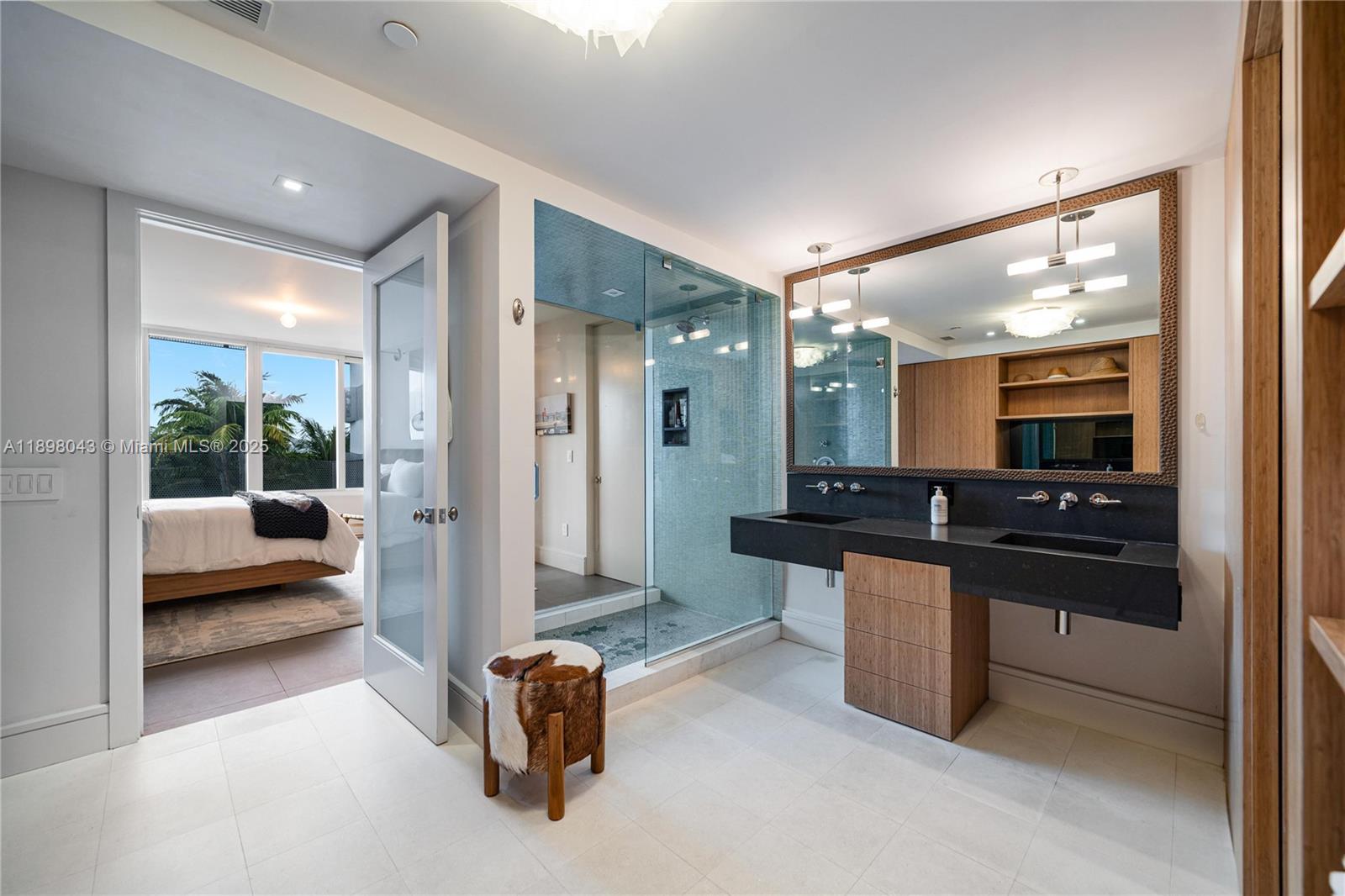 2155 Washington Ct # 407, Miami Beach Unit: 407