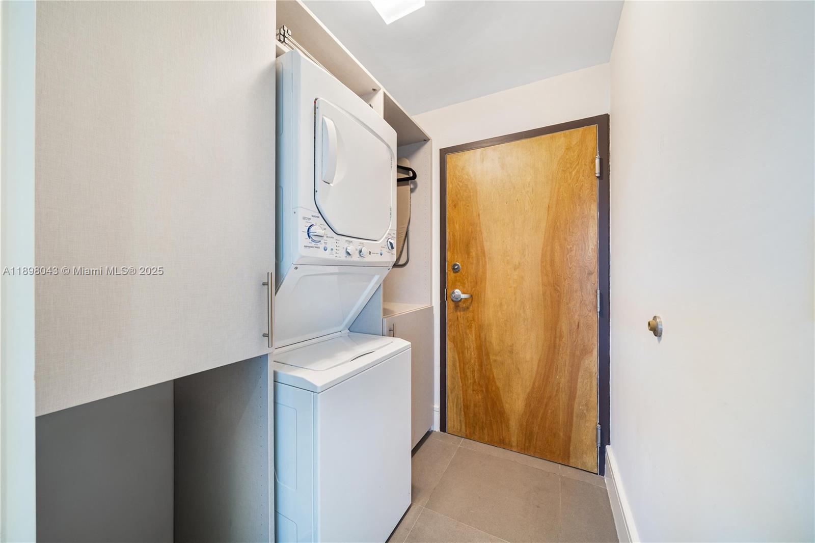 2155 Washington Ct # 407, Miami Beach Unit: 407