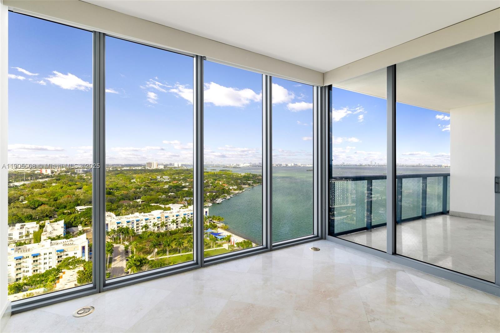 601 NE 36th St # 2304