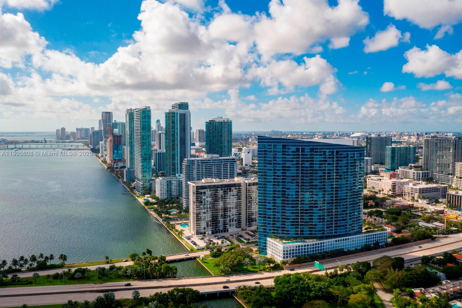 601 NE 36th St # 2304