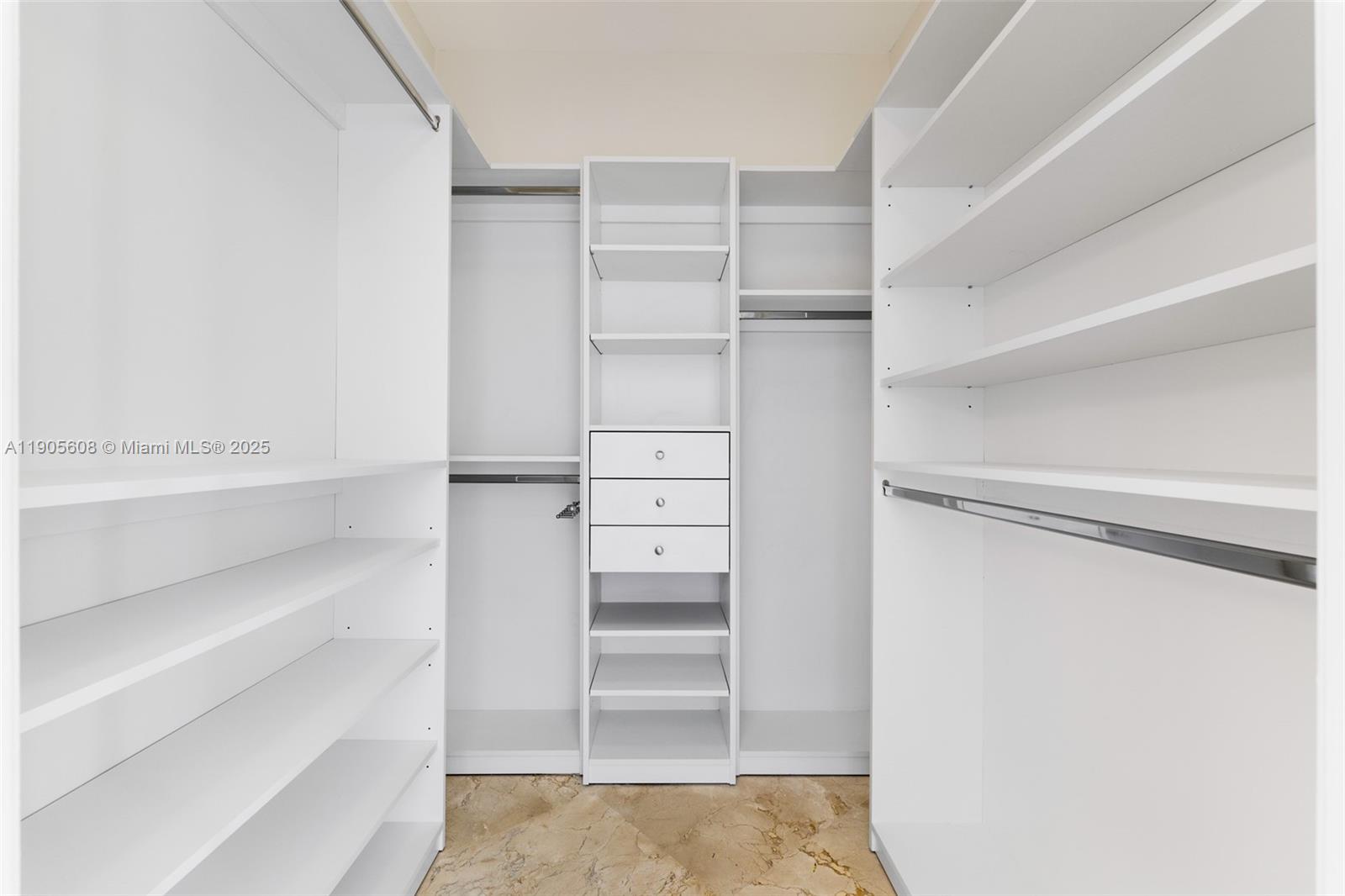 601 NE 36th St # 2304