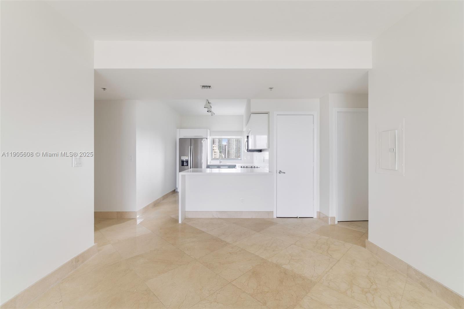 601 NE 36th St # 2304