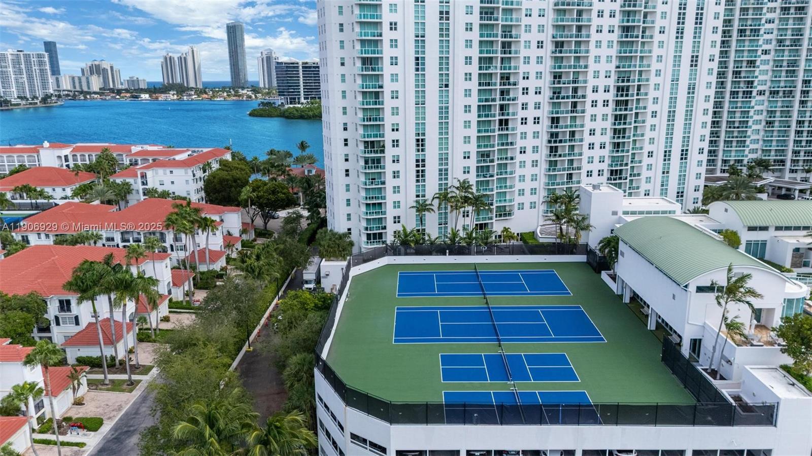 3201 NE 183rd St # 2506