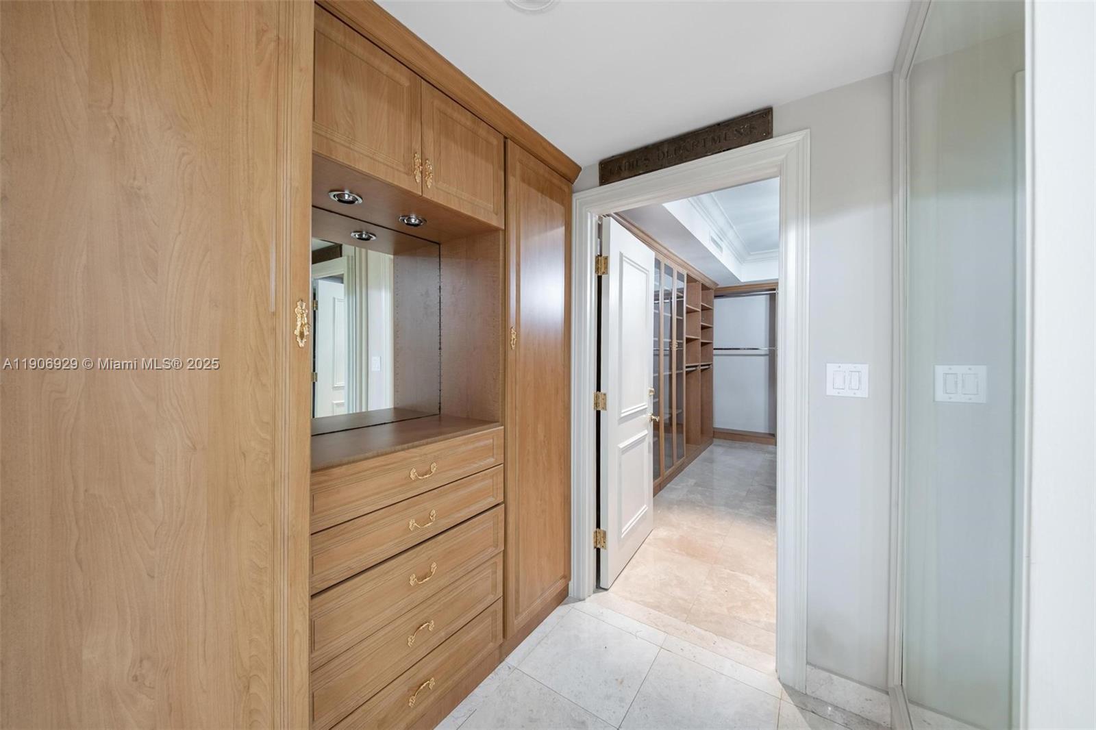 3201 NE 183rd St # 2506