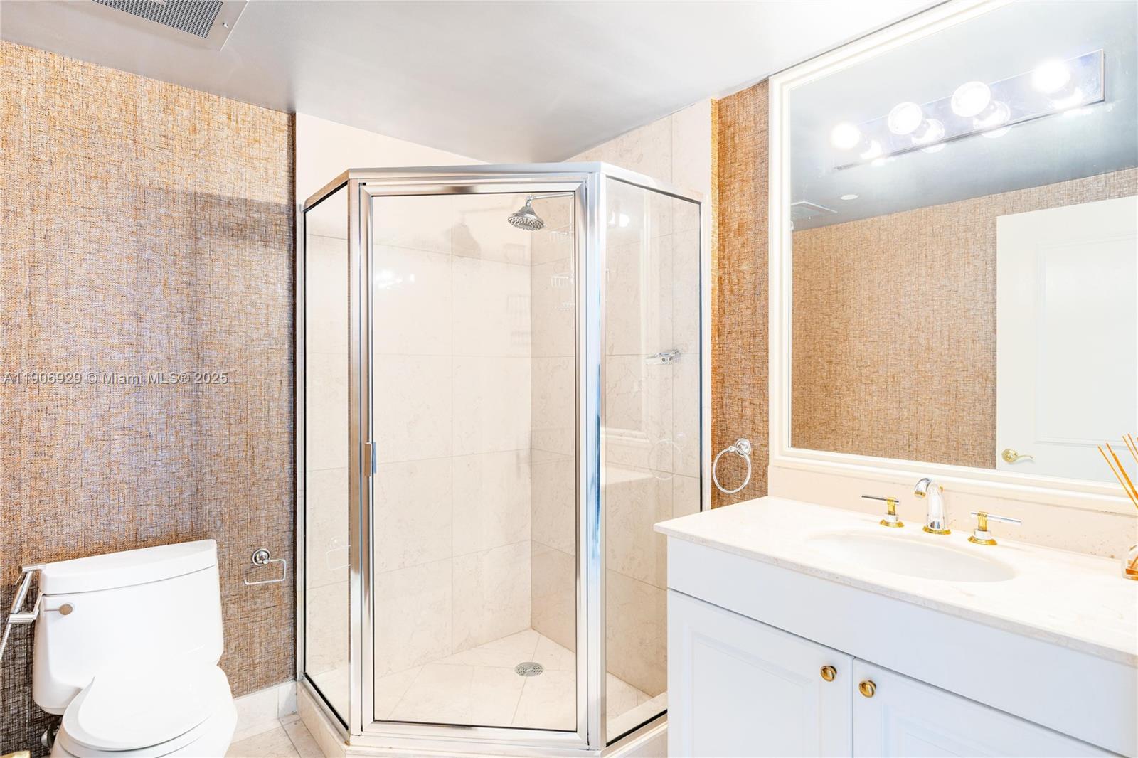 3201 NE 183rd St # 2506