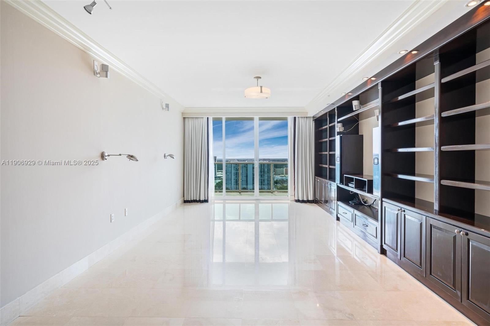 3201 NE 183rd St # 2506