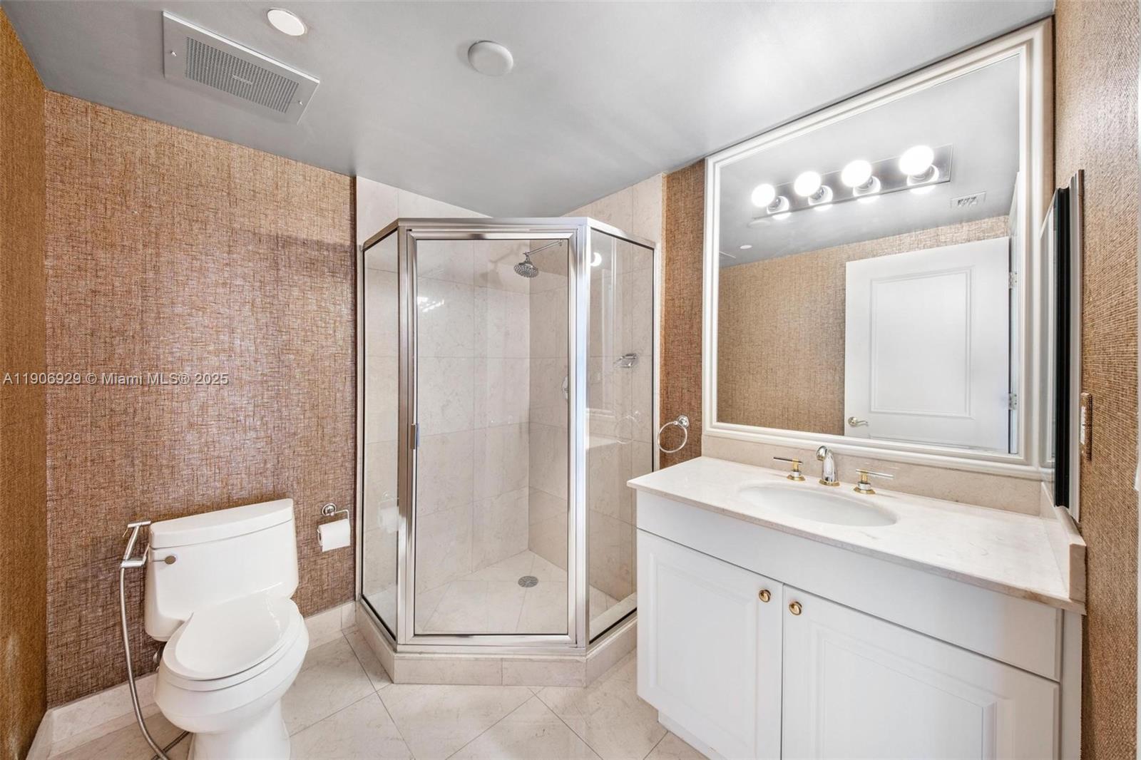 3201 NE 183rd St # 2506