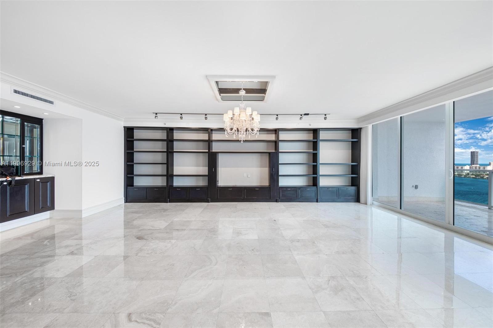 3201 NE 183rd St # 2506