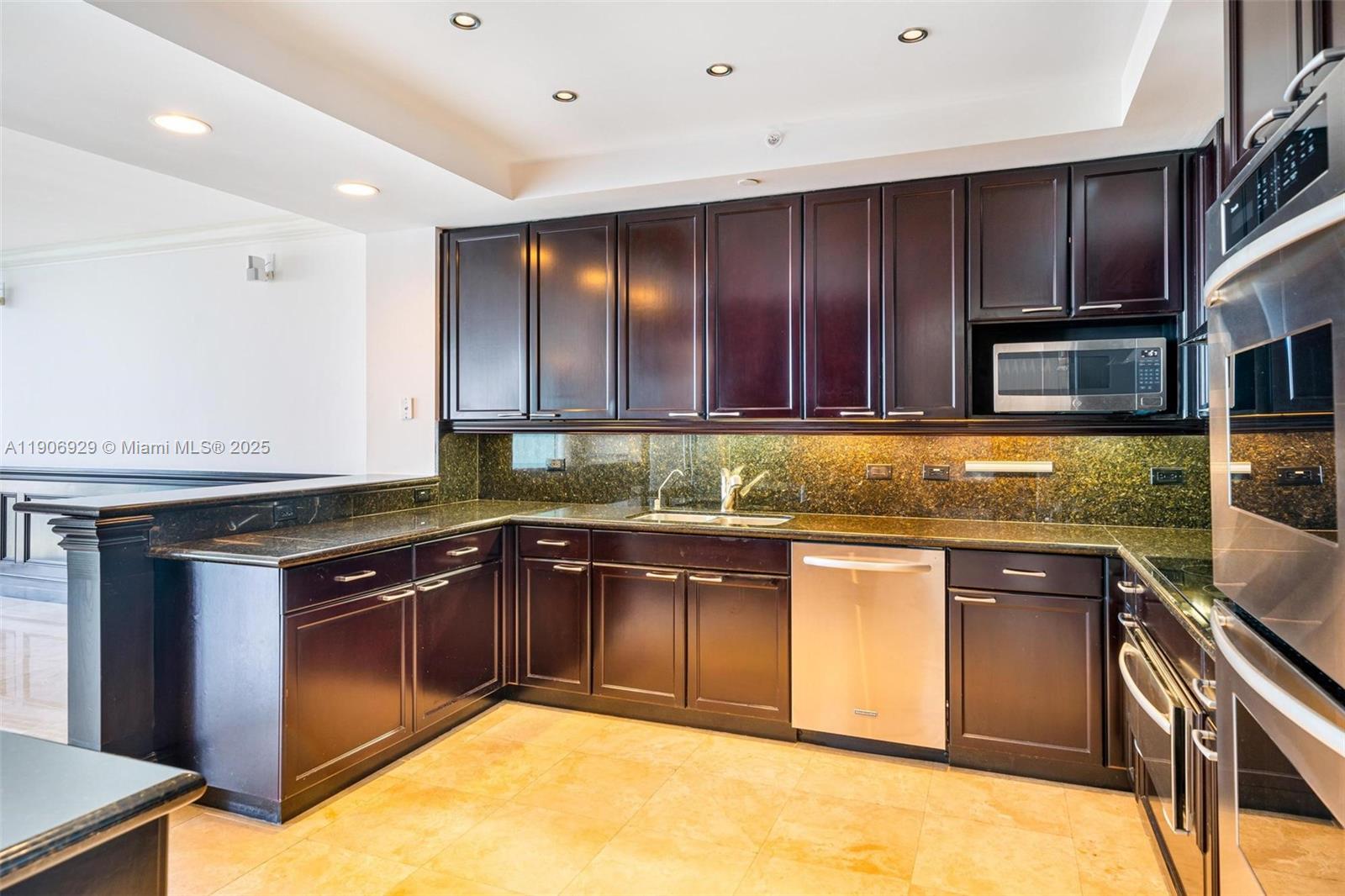 3201 NE 183rd St # 2506