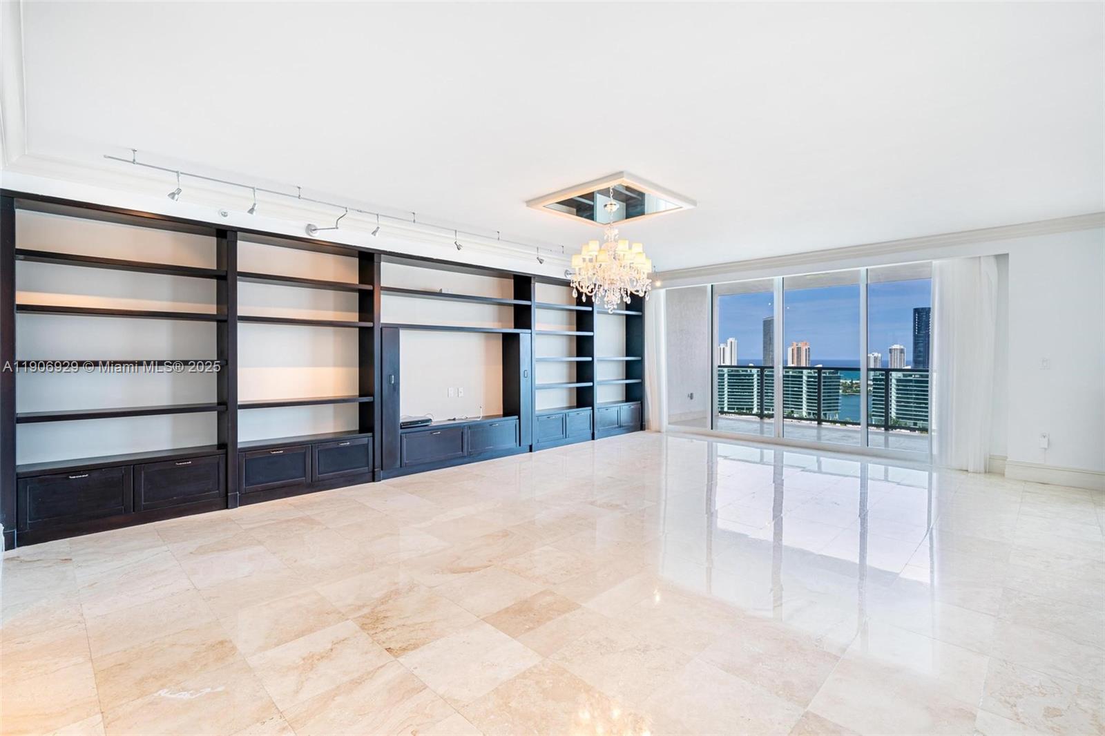 3201 NE 183rd St # 2506