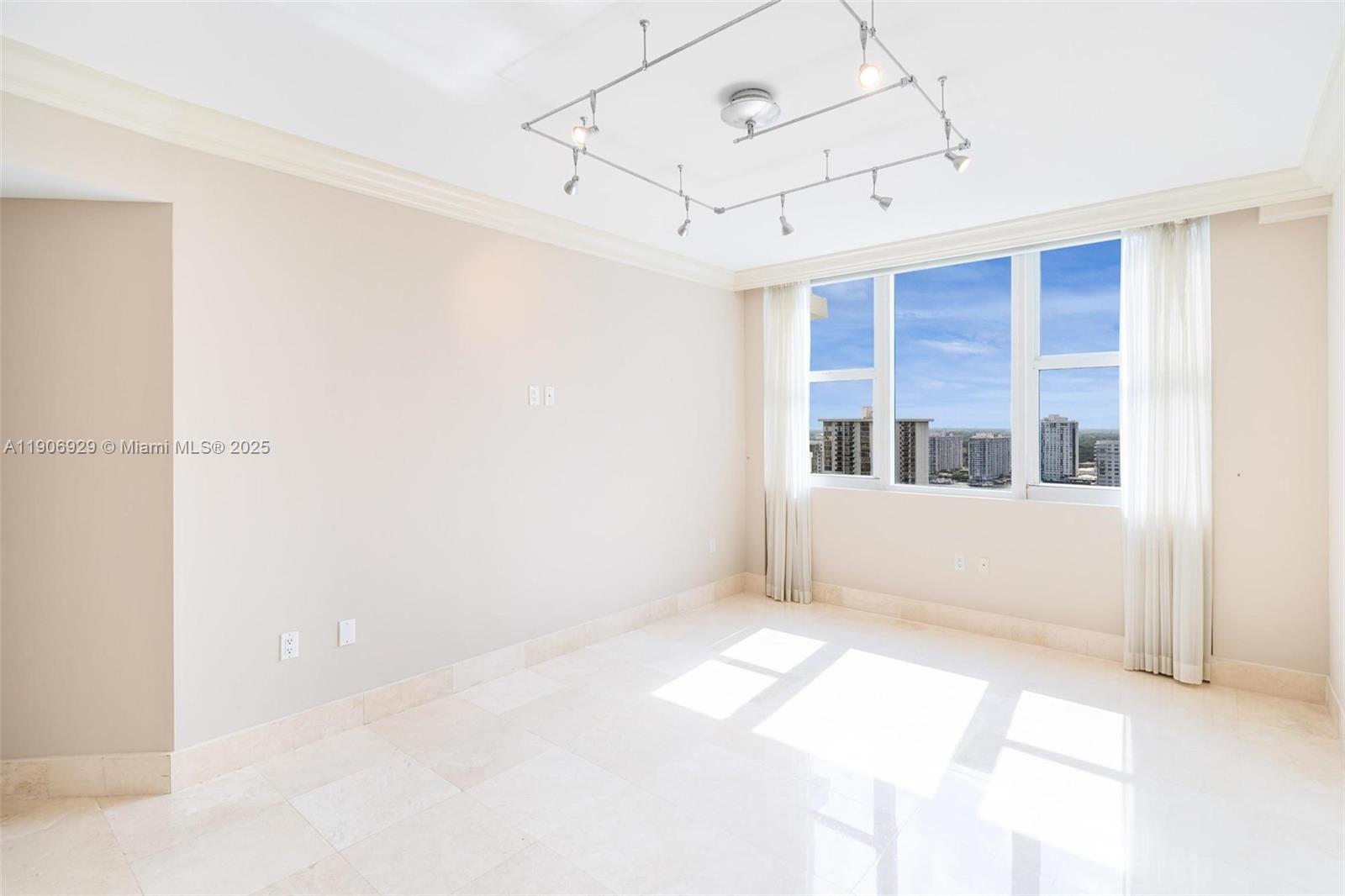 3201 NE 183rd St # 2506