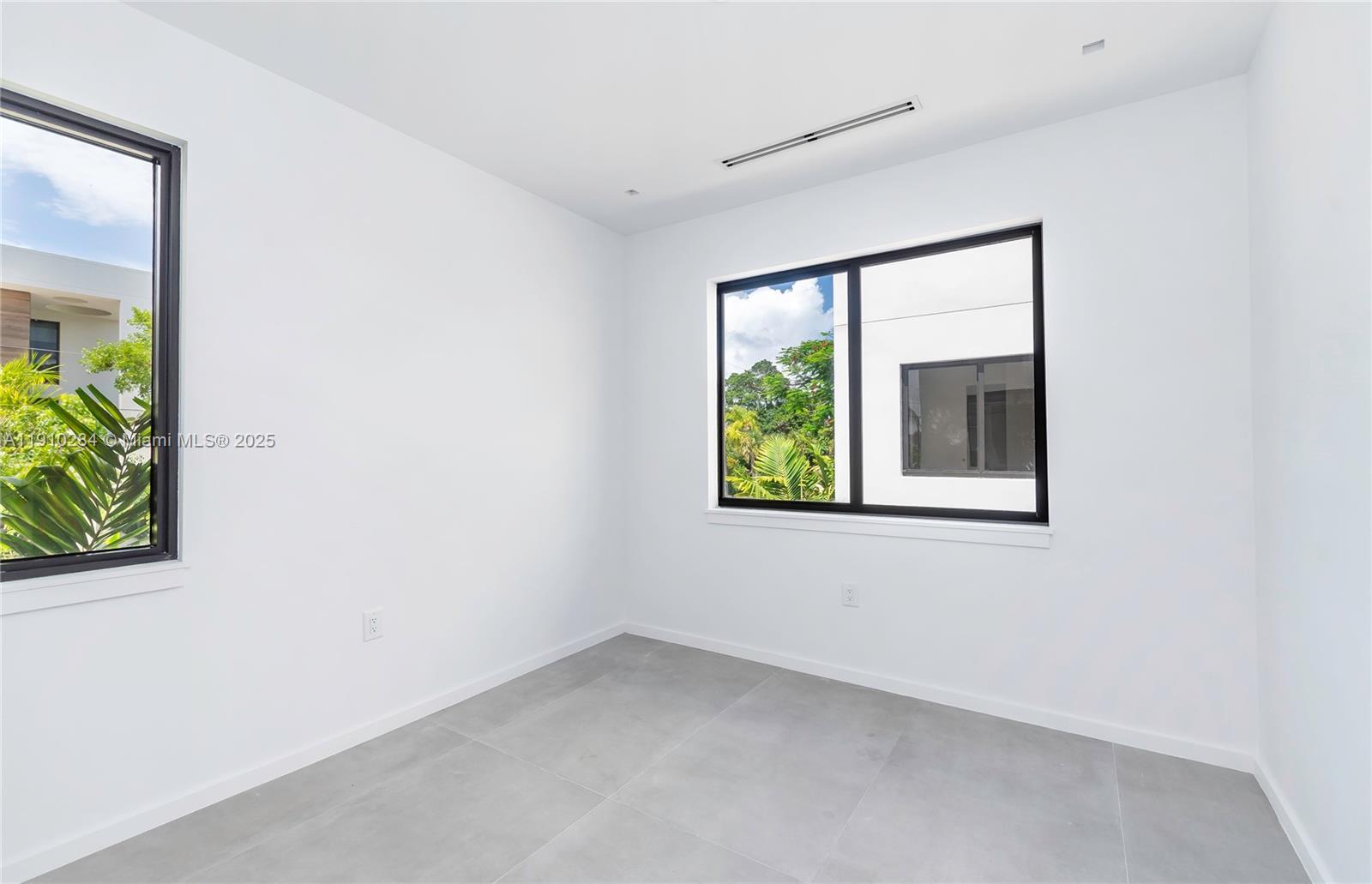 3258 Bird Ave # 3258