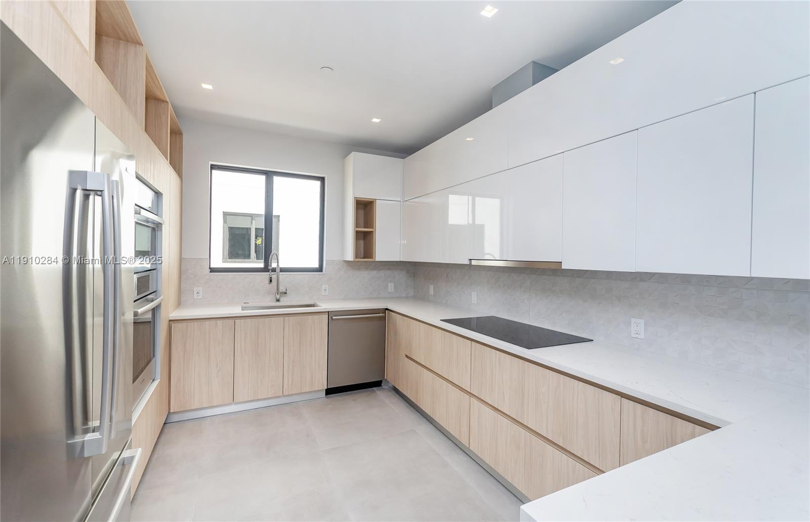 3258 Bird Ave # 3258