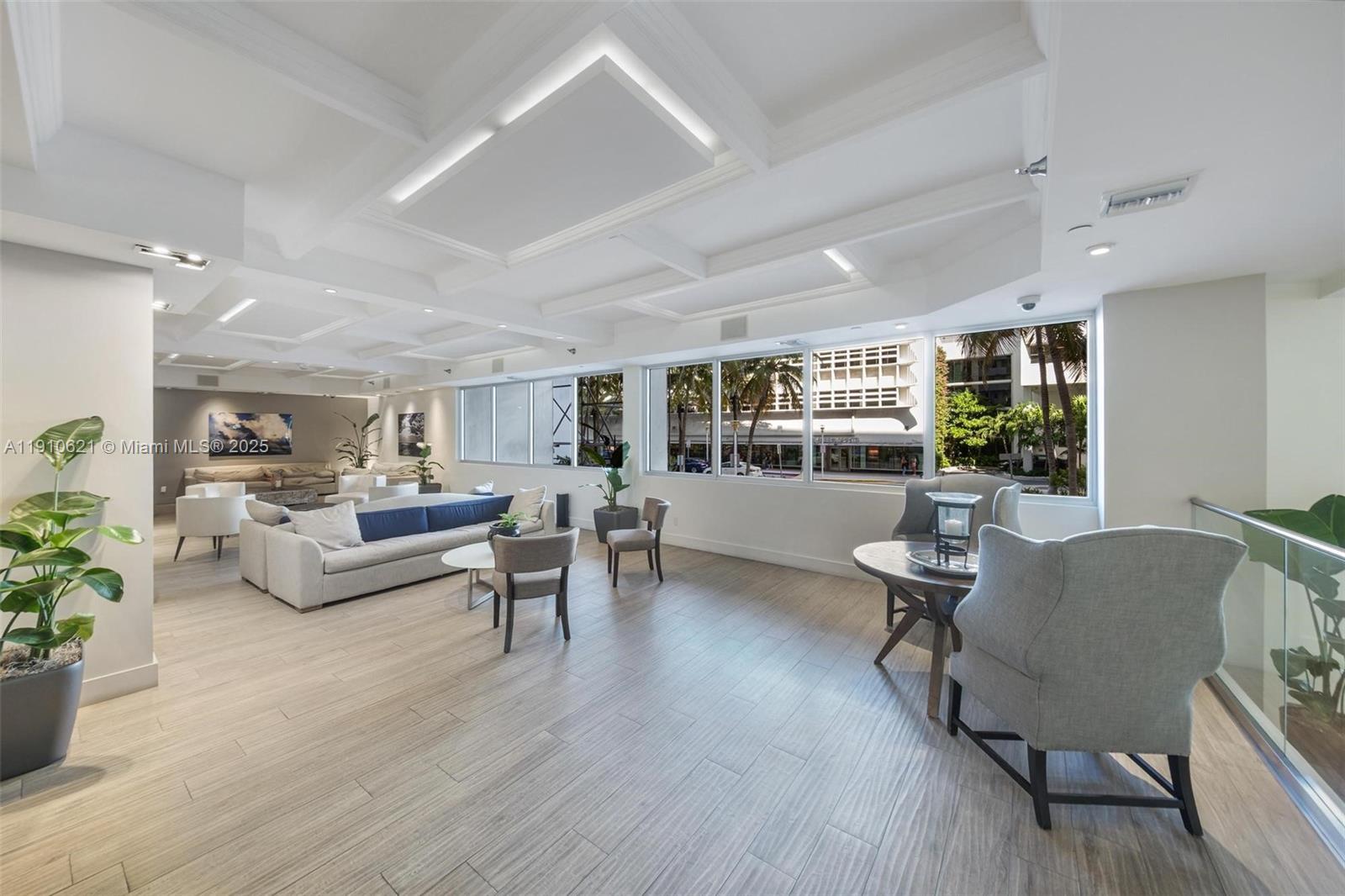 100 Lincoln Rd # 624