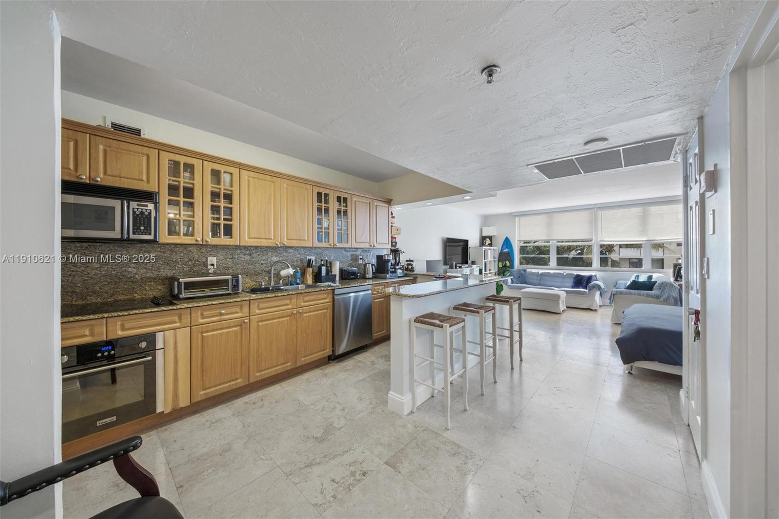 100 Lincoln Rd # 624