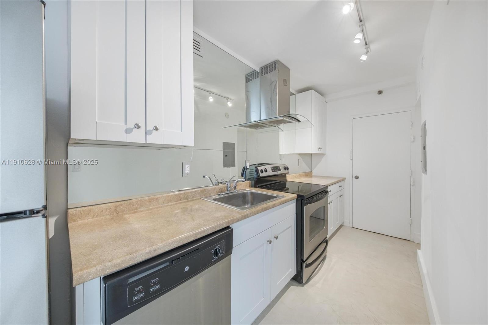 100 Lincoln Rd # 626