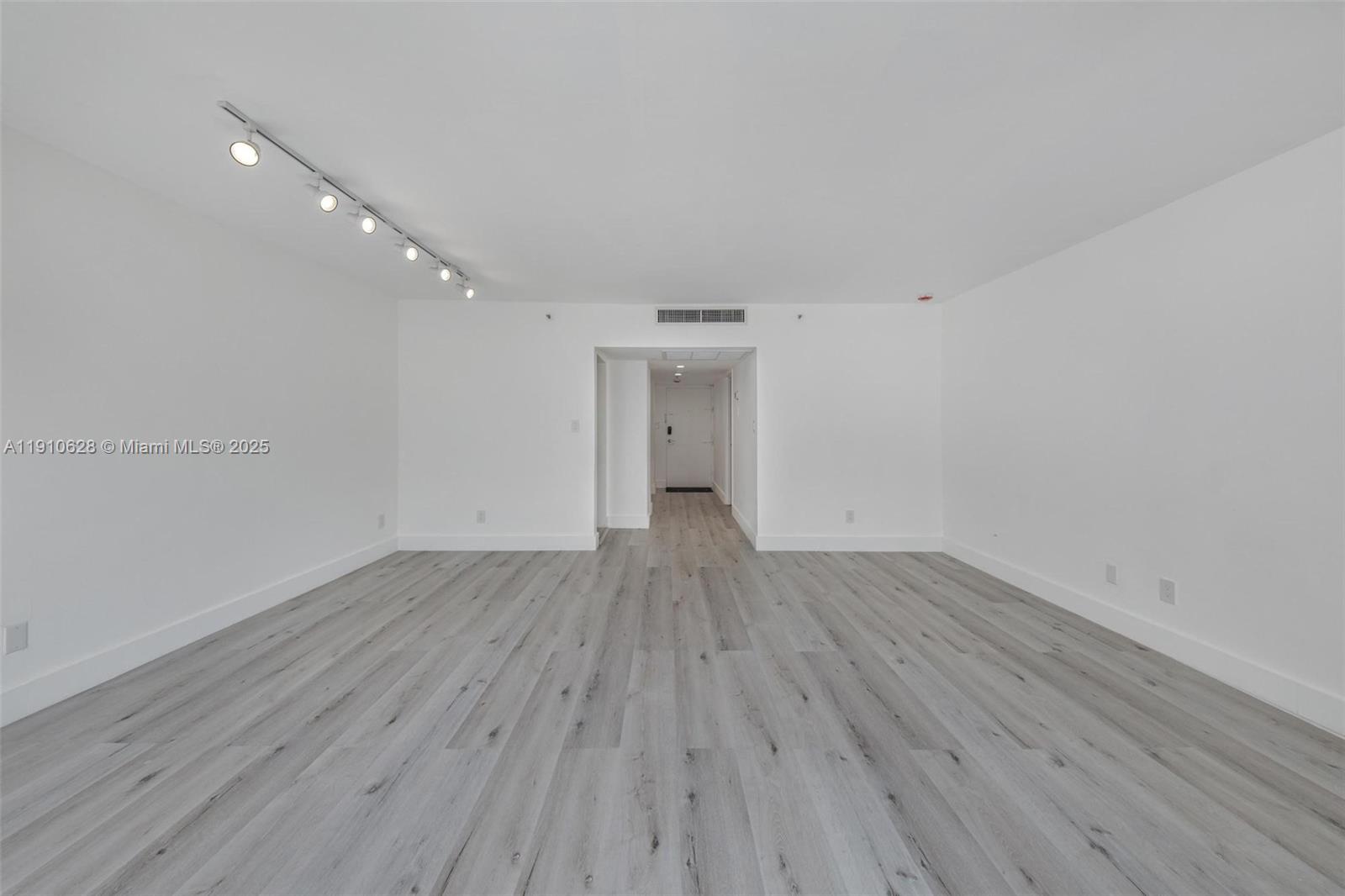 100 Lincoln Rd # 626