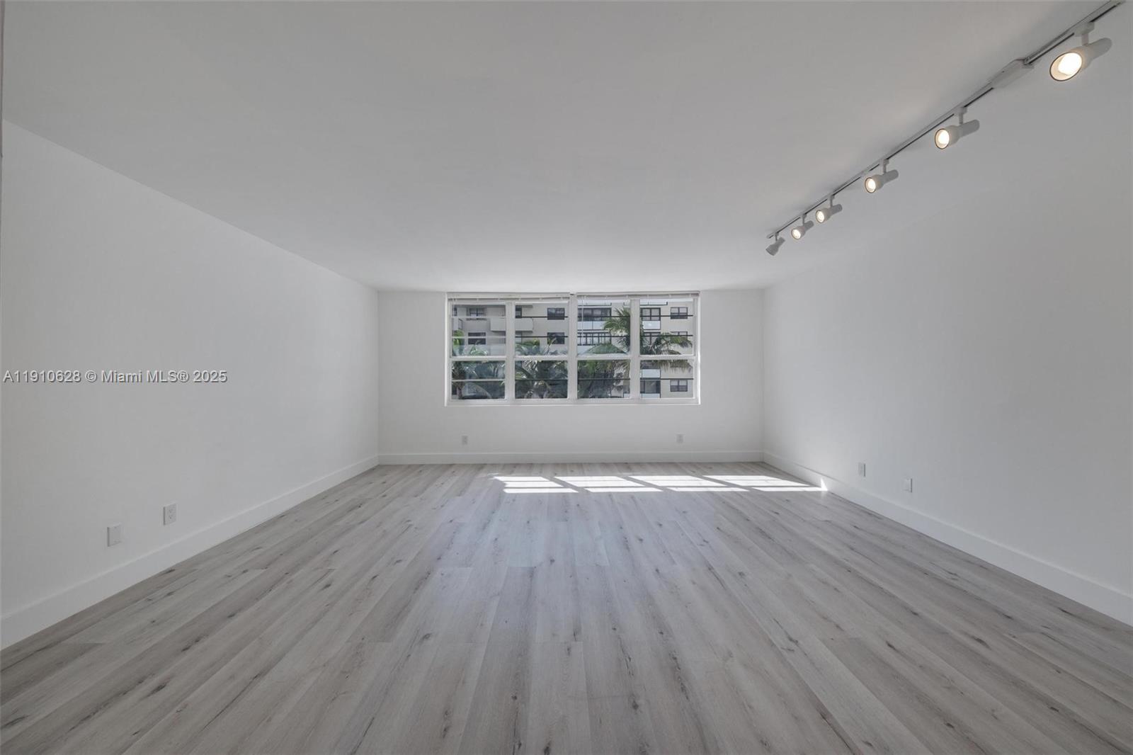 100 Lincoln Rd # 626