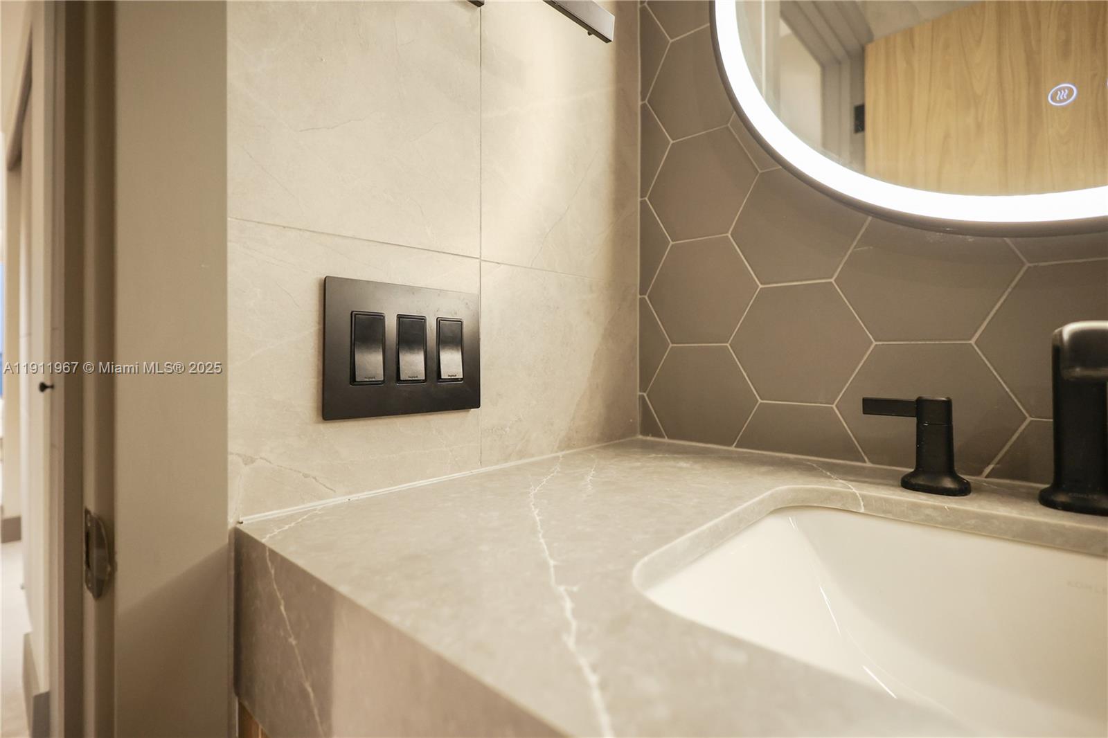 17375 Collins Ave # 2701