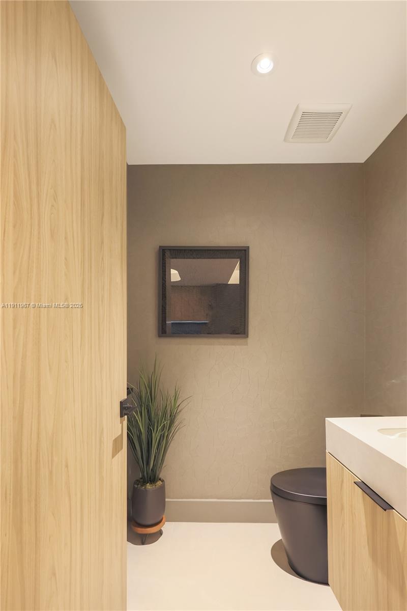 17375 Collins Ave # 2701