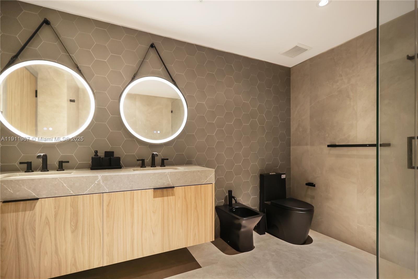 17375 Collins Ave # 2701